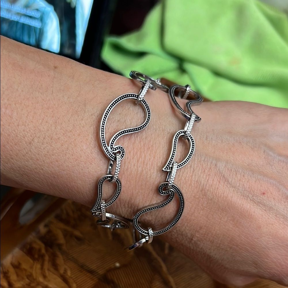 Elegant Silver Heart Bracelet